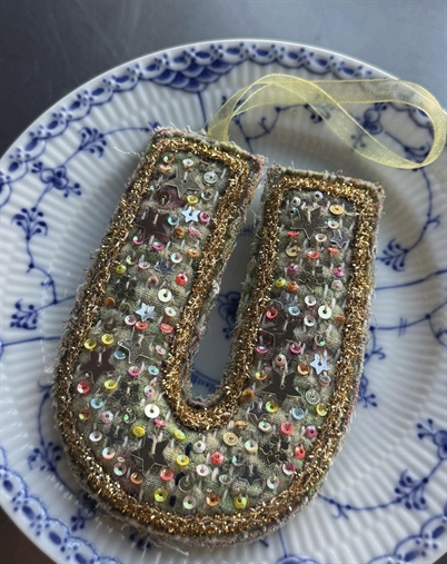 Sissel Edelbo - Alphabet Ornament - U